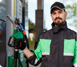 Imagem de uma frentista.